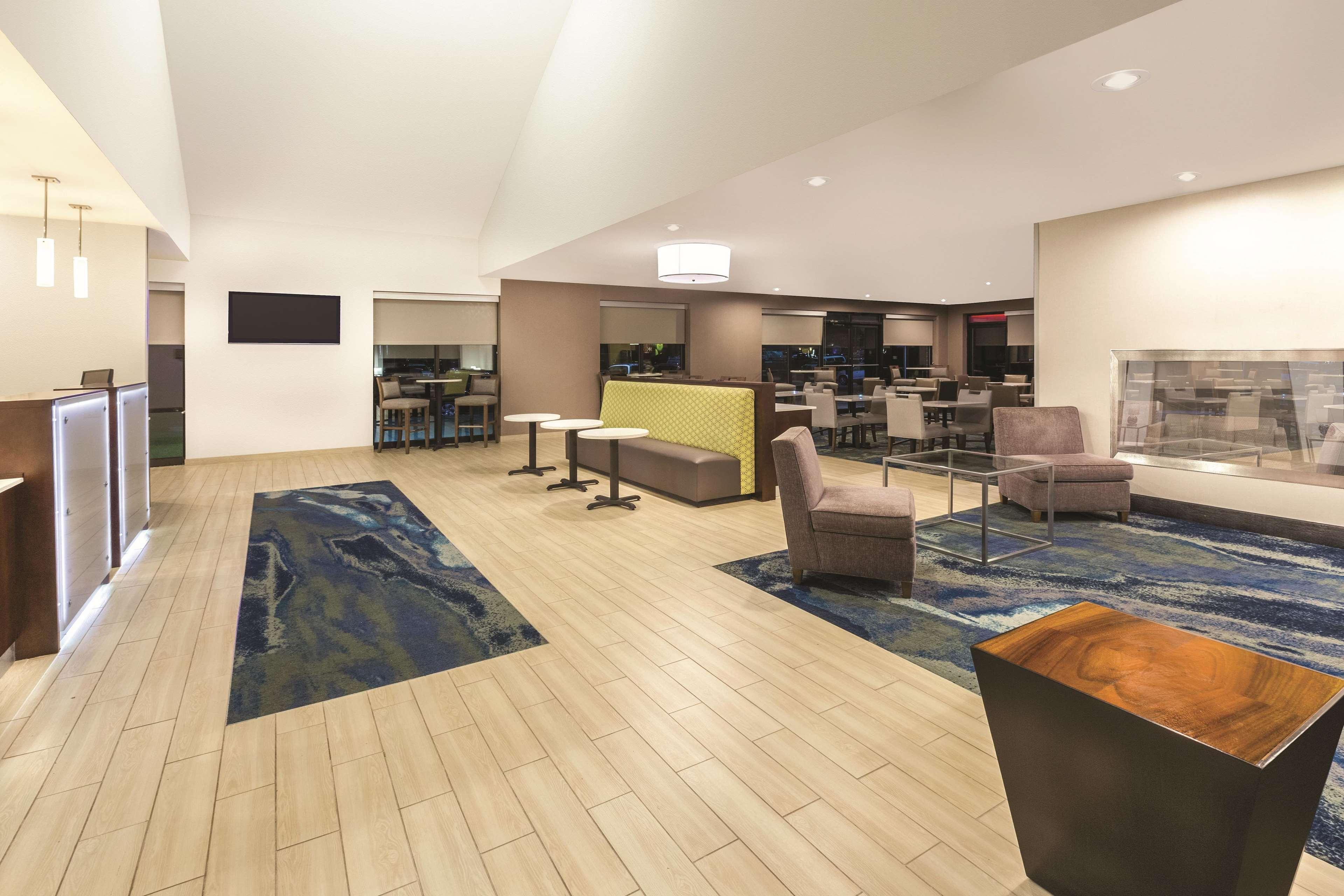 La Quinta By Wyndham Philadelphia Airport Hotel Есингтън Екстериор снимка