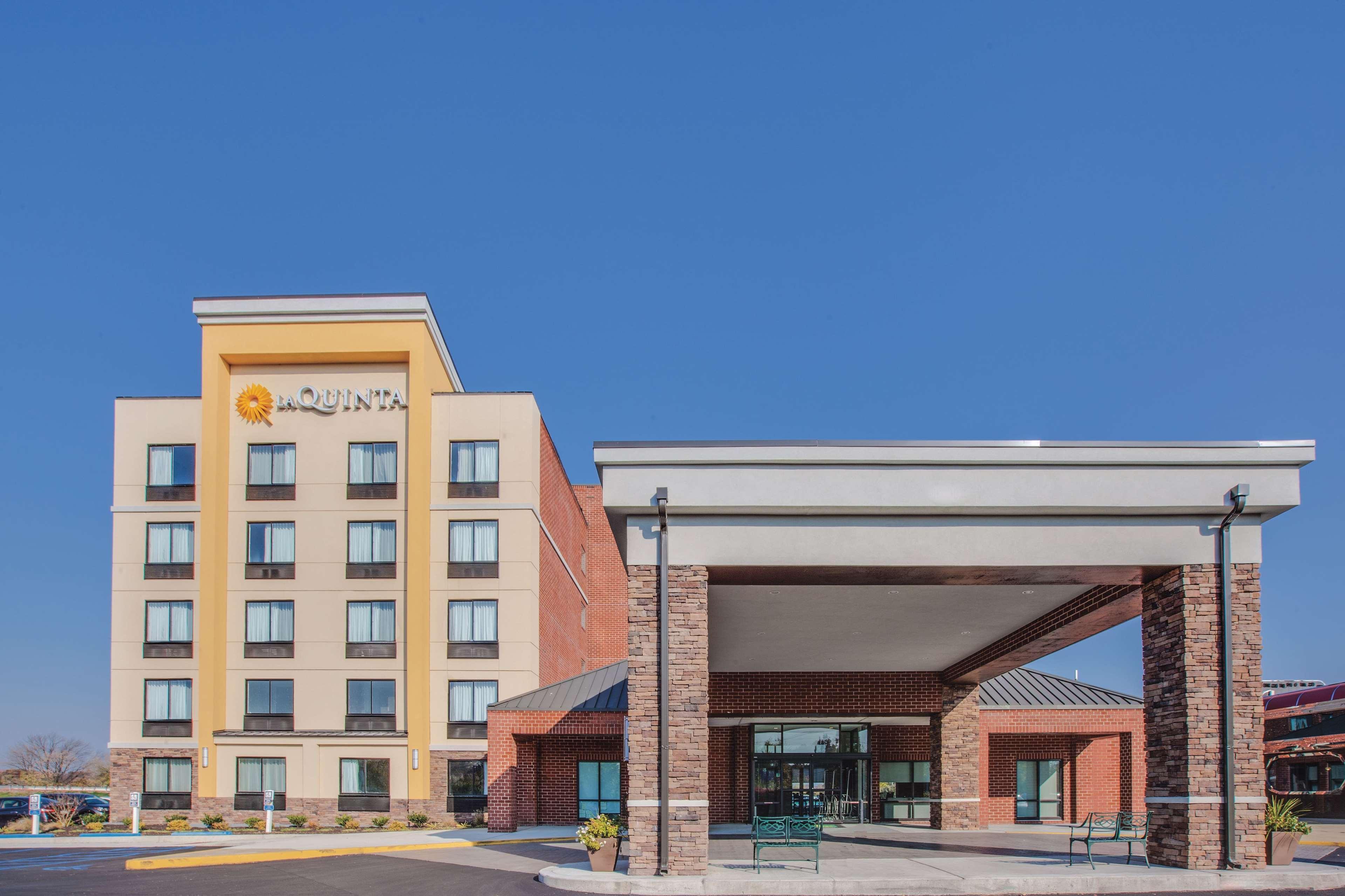 La Quinta By Wyndham Philadelphia Airport Hotel Есингтън Екстериор снимка