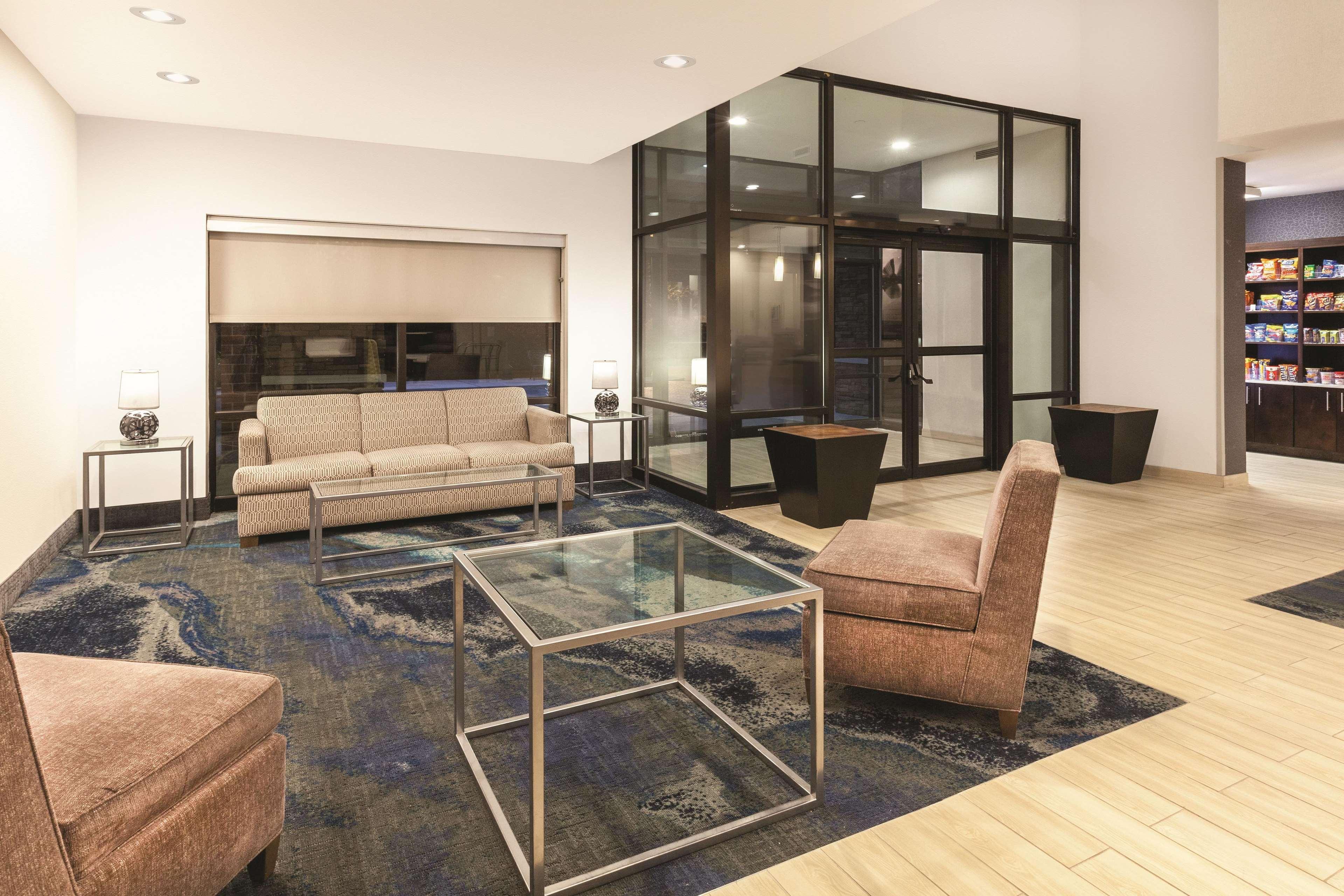 La Quinta By Wyndham Philadelphia Airport Hotel Есингтън Екстериор снимка