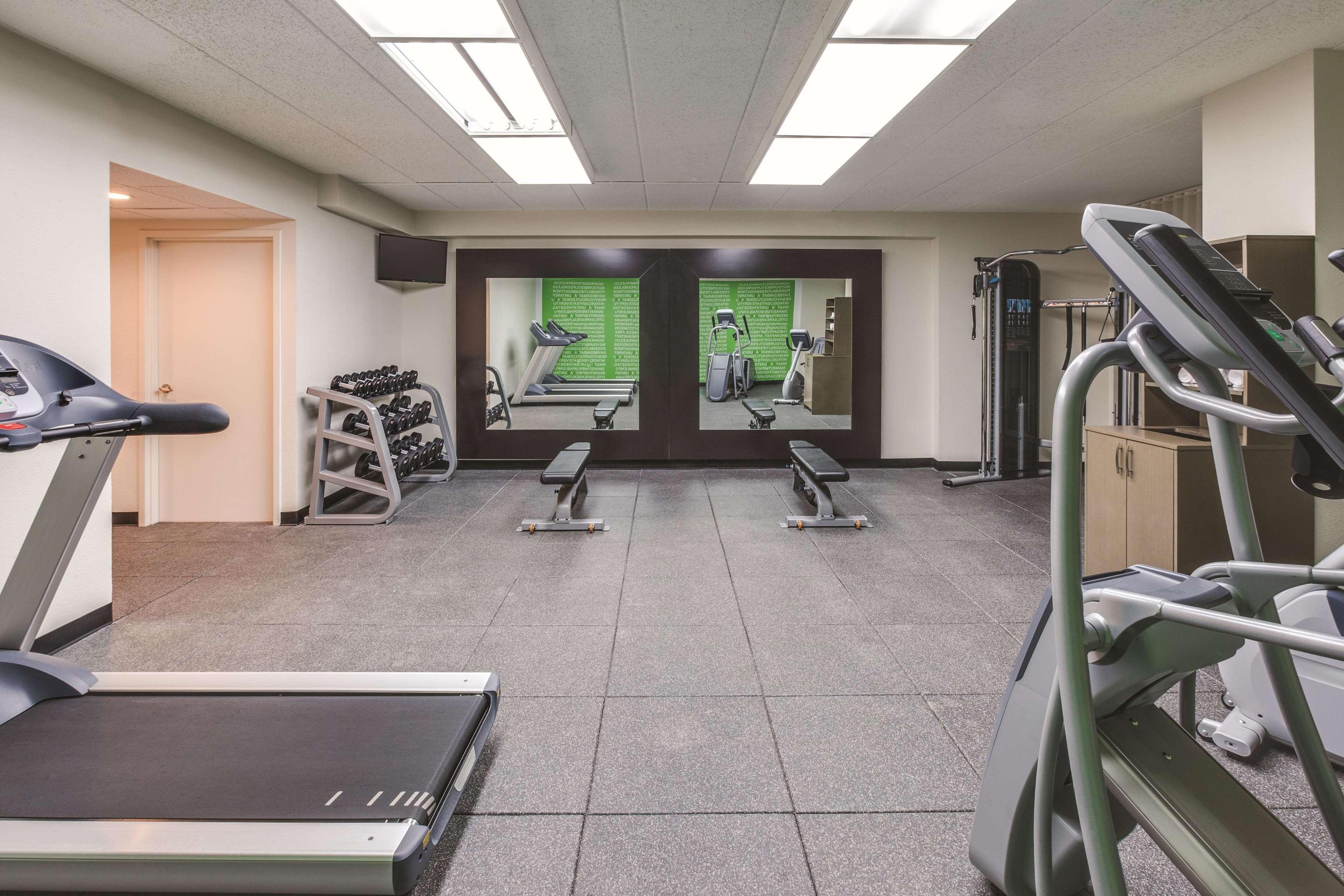 La Quinta By Wyndham Philadelphia Airport Hotel Есингтън Екстериор снимка