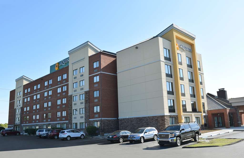 La Quinta By Wyndham Philadelphia Airport Hotel Есингтън Екстериор снимка